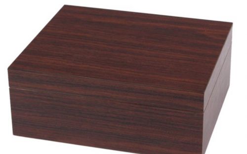 Humidor - braun, spanischer Zeder, für 40 Zigarren, Befeuchter und Hygrometer - Walnuss-dekor